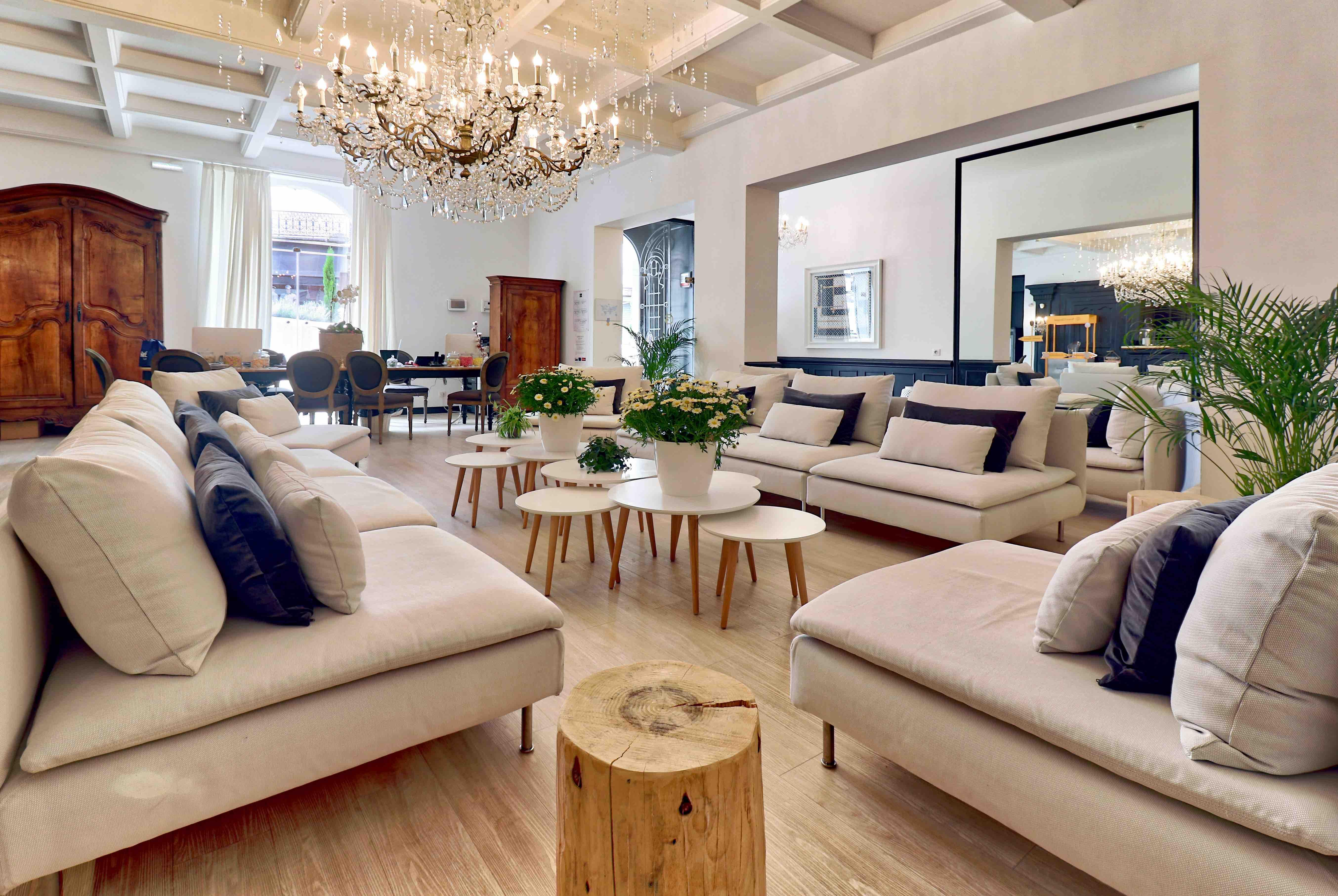 Belfry & Spa By Ligne St Barth Lourdes Exterior foto The interior of the showroom in 2019