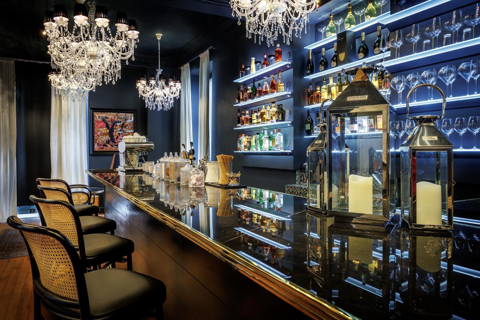 Belfry & Spa By Ligne St Barth Lourdes Exterior foto The bar at the 21 Club