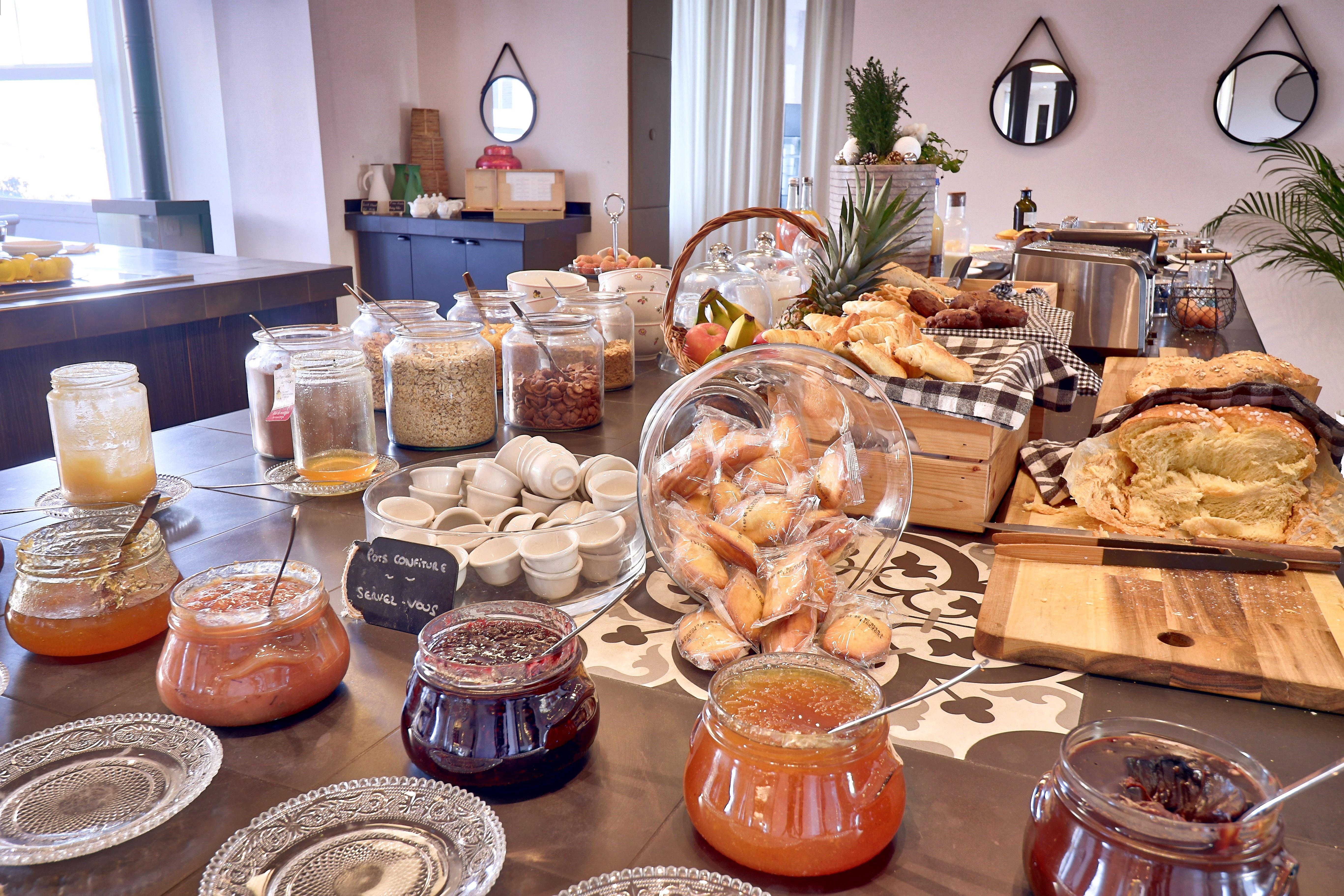 Belfry & Spa By Ligne St Barth Lourdes Exterior foto Breakfast buffet at a hotel
