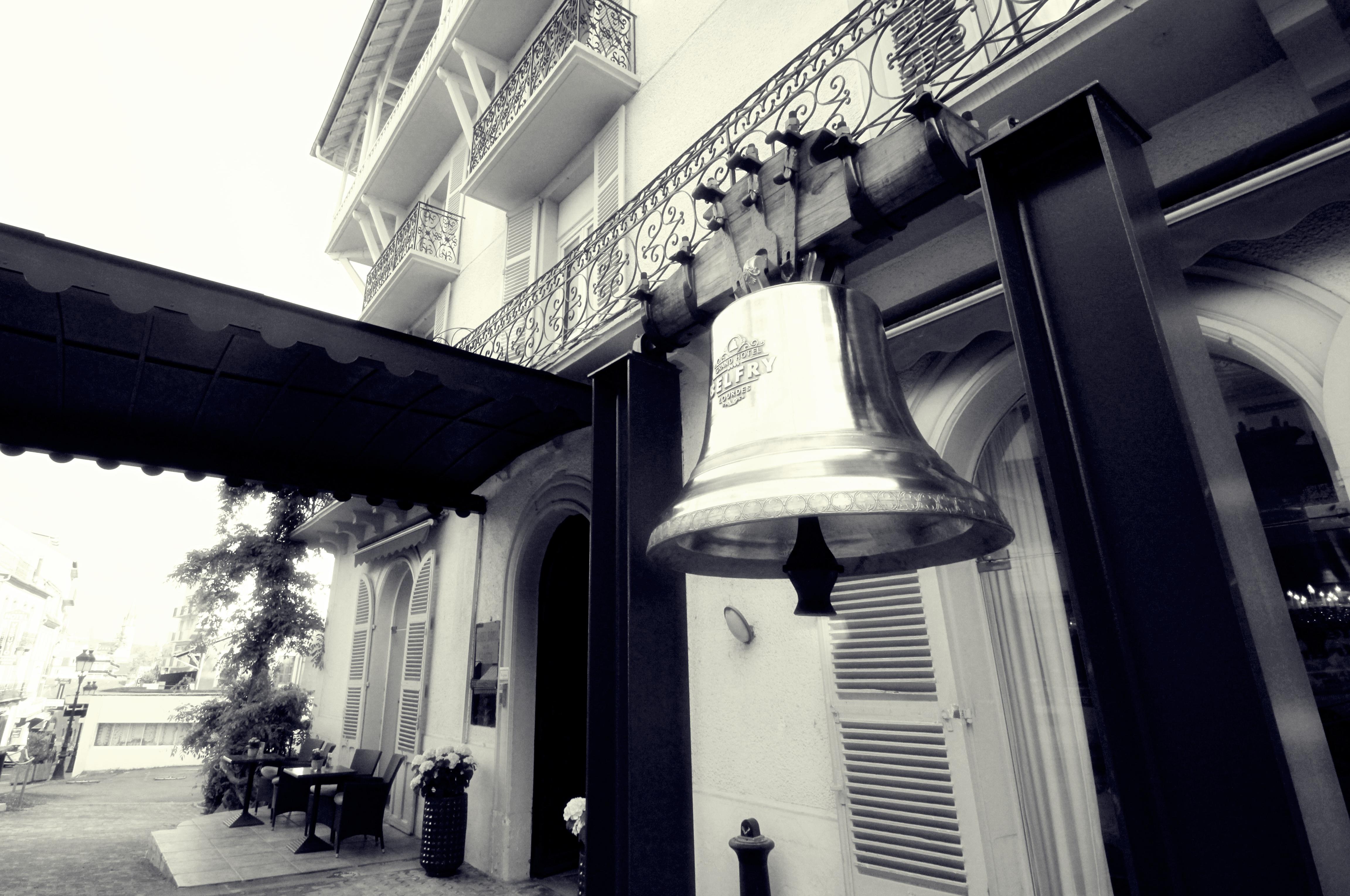 Belfry & Spa By Ligne St Barth Lourdes Exterior foto The bell of the church