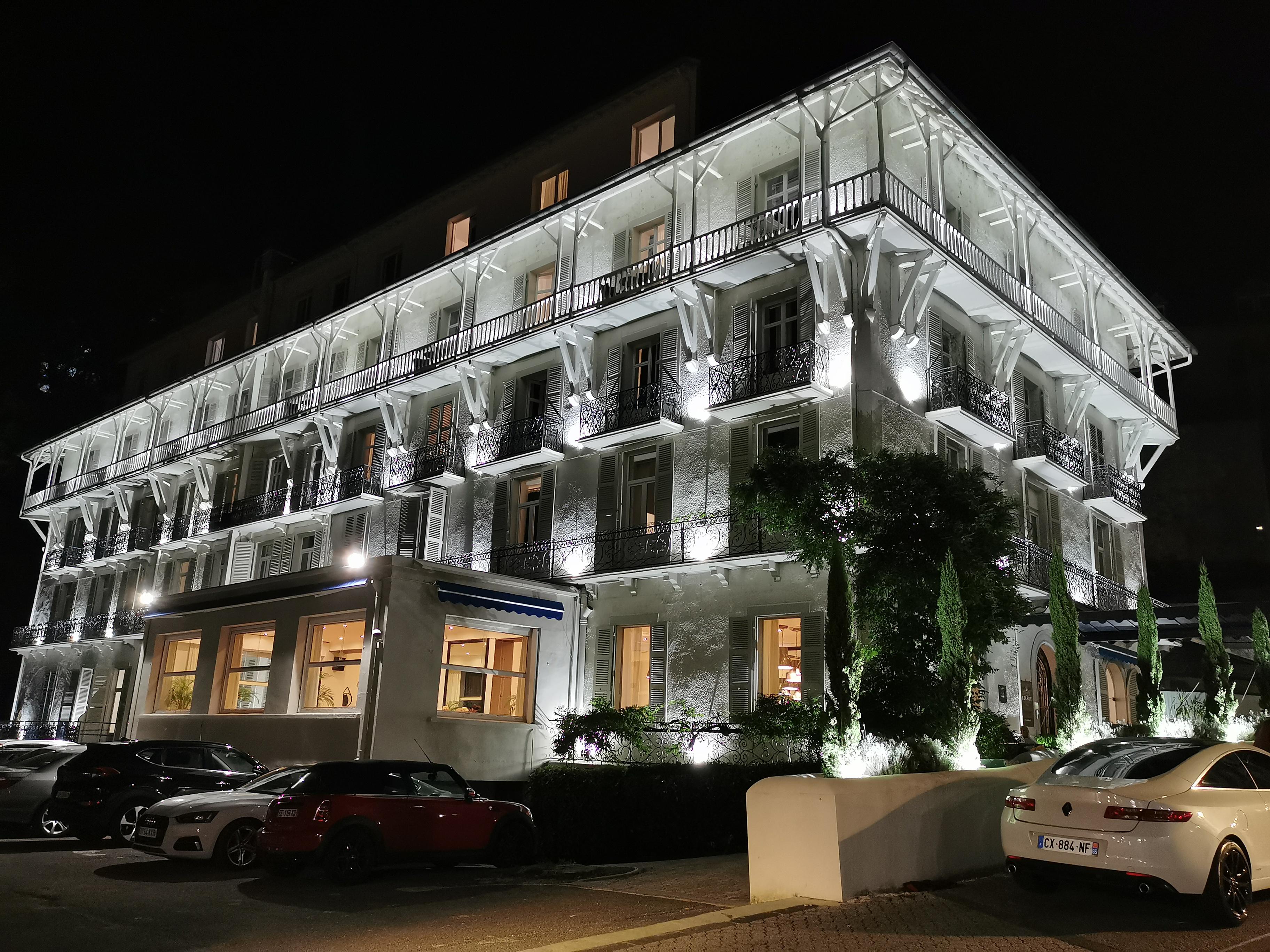 Belfry & Spa By Ligne St Barth Lourdes Exterior foto The E & O 87 restaurant at night