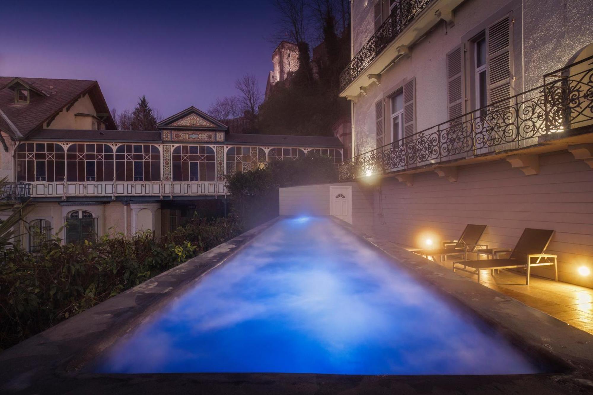Belfry & Spa By Ligne St Barth Lourdes Exterior foto The thermal pool at the Hotel de la Reine